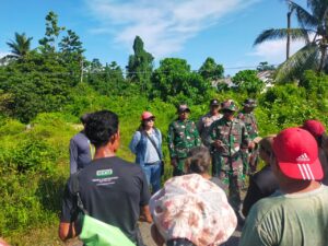 Koramil 1514-03/Wayabula Gelar Kegiatan Tanam Pohon Keras, Camat Pulau Rao Beri Apresiasi Positif