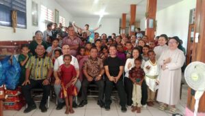 Bersama Bupati Halut, Kepala BPK Perwakilan Malut Berbagi Tali Asih di PA ELISA MKCM