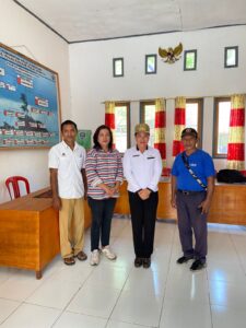 Monitoring Ke Desa Loumadoro, Camat Pulau Rao, Sherly K Tamadarage, Terima Keluhan Warga Terkait Sekolah PAUD