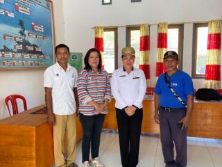 Monitoring Ke Desa Loumadoro, Camat Pulau Rao, Sherly K Tamadarage, Terima Keluhan Warga Terkait Sekolah PAUD