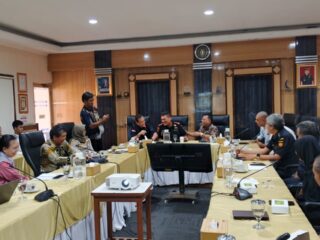 Ini Inti Pembicaraan Bupati Halut, Piet Hein Babua Dengan Pihak Bea Cukai dan Elemen Terkait di Surabaya