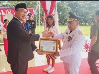 Belum Lama Pimpin Halut, Bupati Piet Hein Babua Dapat Penghargaan Dari Asosiasi LPPL Radio TV Indonesia