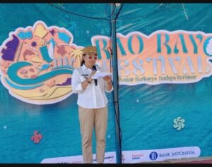 Wakili Bupati, Camat Pulau Rao, Sherly K Tamadarage Secara Resmi Buka Festival Rao Rayo II