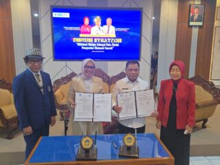 Tampil Sebagai Pemateri, Bupati Halut Paparkan Strategisnya Hilirisasi Kelapa Sebagai Role Model Penguatan Ekonomi Daerah, di Universitas Dr. Soetomo Surabaya.